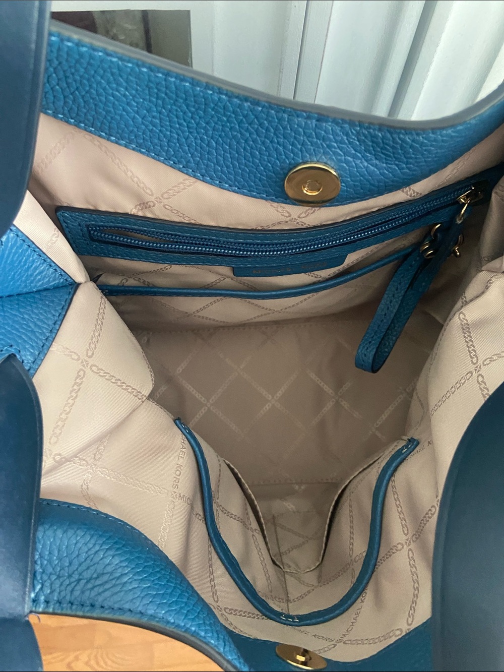 Michael Kors Blue Pebbled Leather Shoulder Bag - Picture 3 of 6